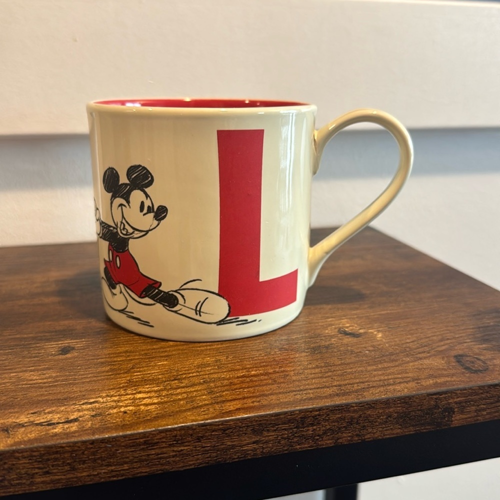 Walt Disney’s DISNEY PARKS  PARIS Mickey Mouse Sketch Initial “L” Mug Cup Red